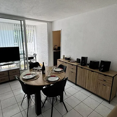 Renove Avec Climatisation A 300m De La - - Fr-1-732-112 *